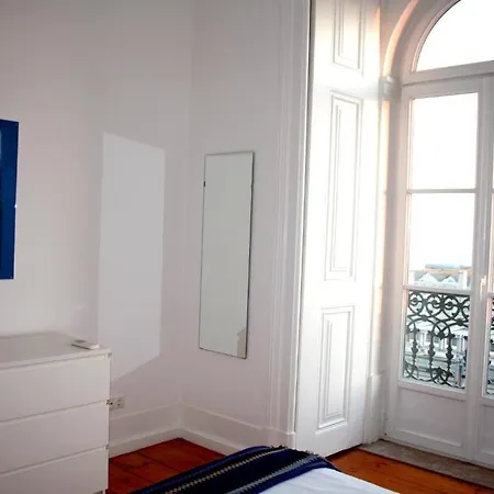 Santos River Apartments Lisbon *