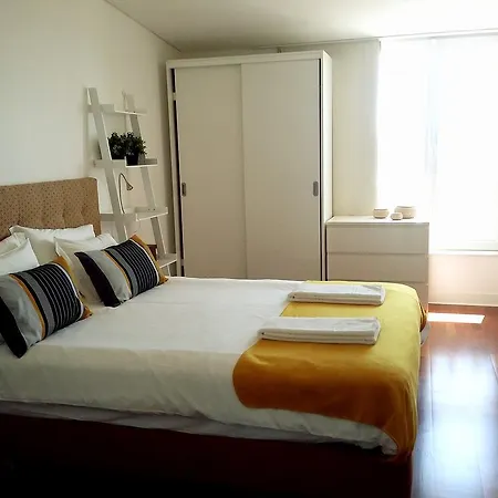 Santos River Apartments Lisbon *